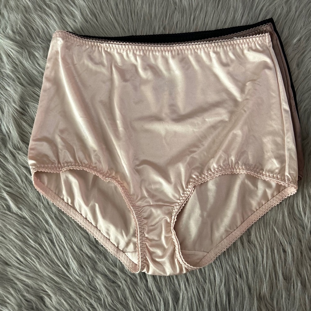 Vanity Fair Undershapers Panties Womens Size 3XL/10 Light Control Underwear